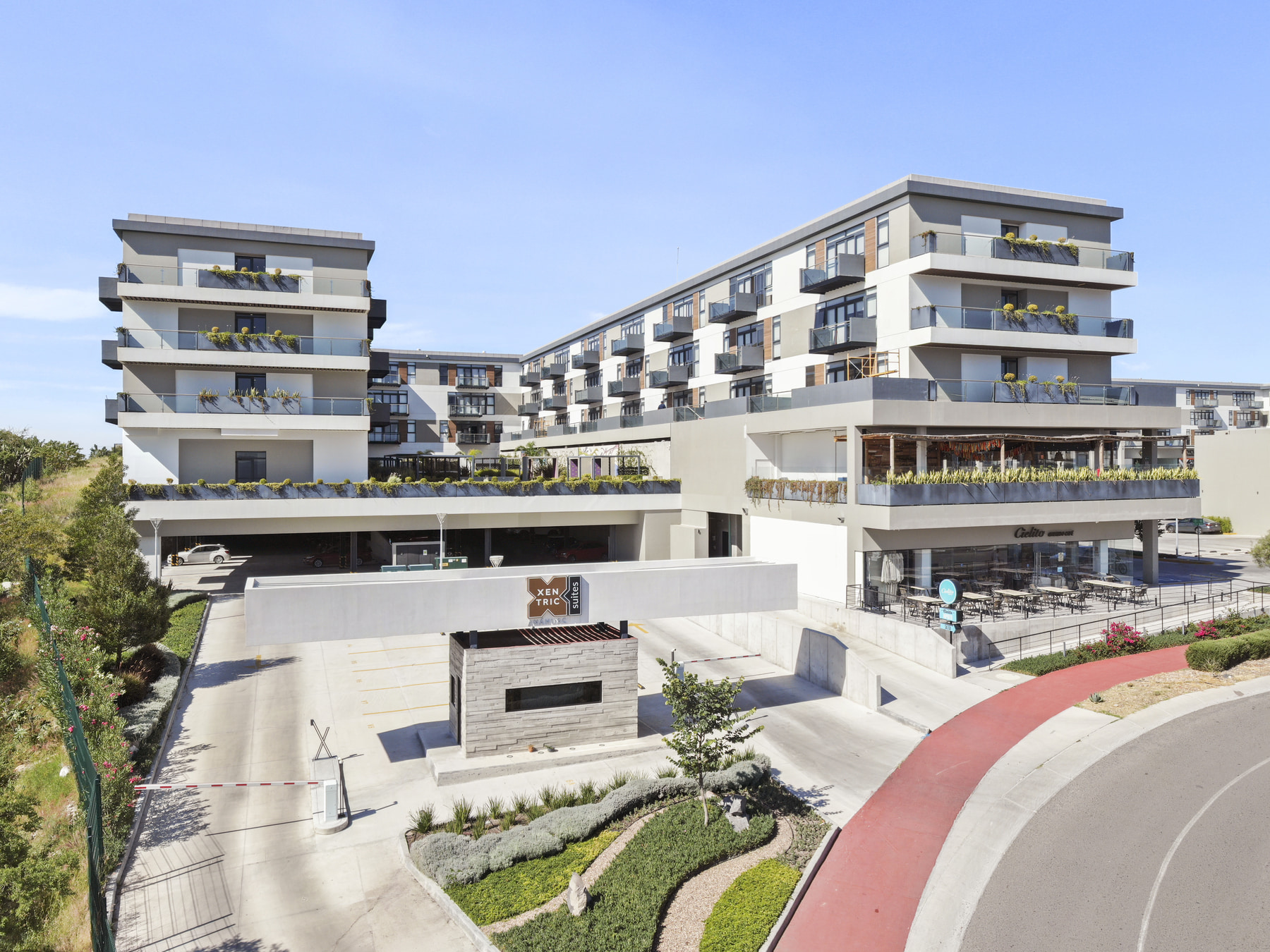 xentric, anahuac, queretaro, proyecto, wolstrat, plaza, comercial, suites