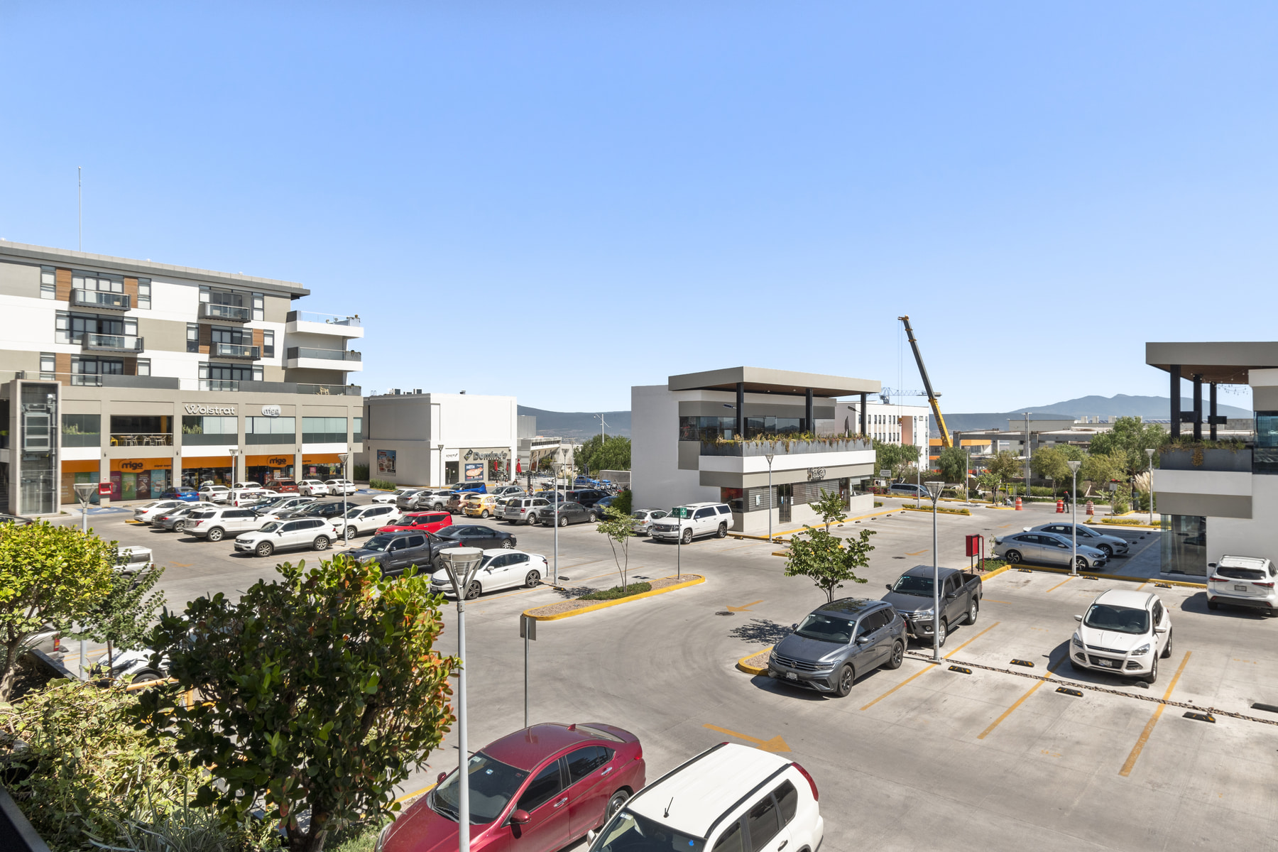 xentric, anahuac, queretaro, proyecto, wolstrat, plaza, comercial, suites