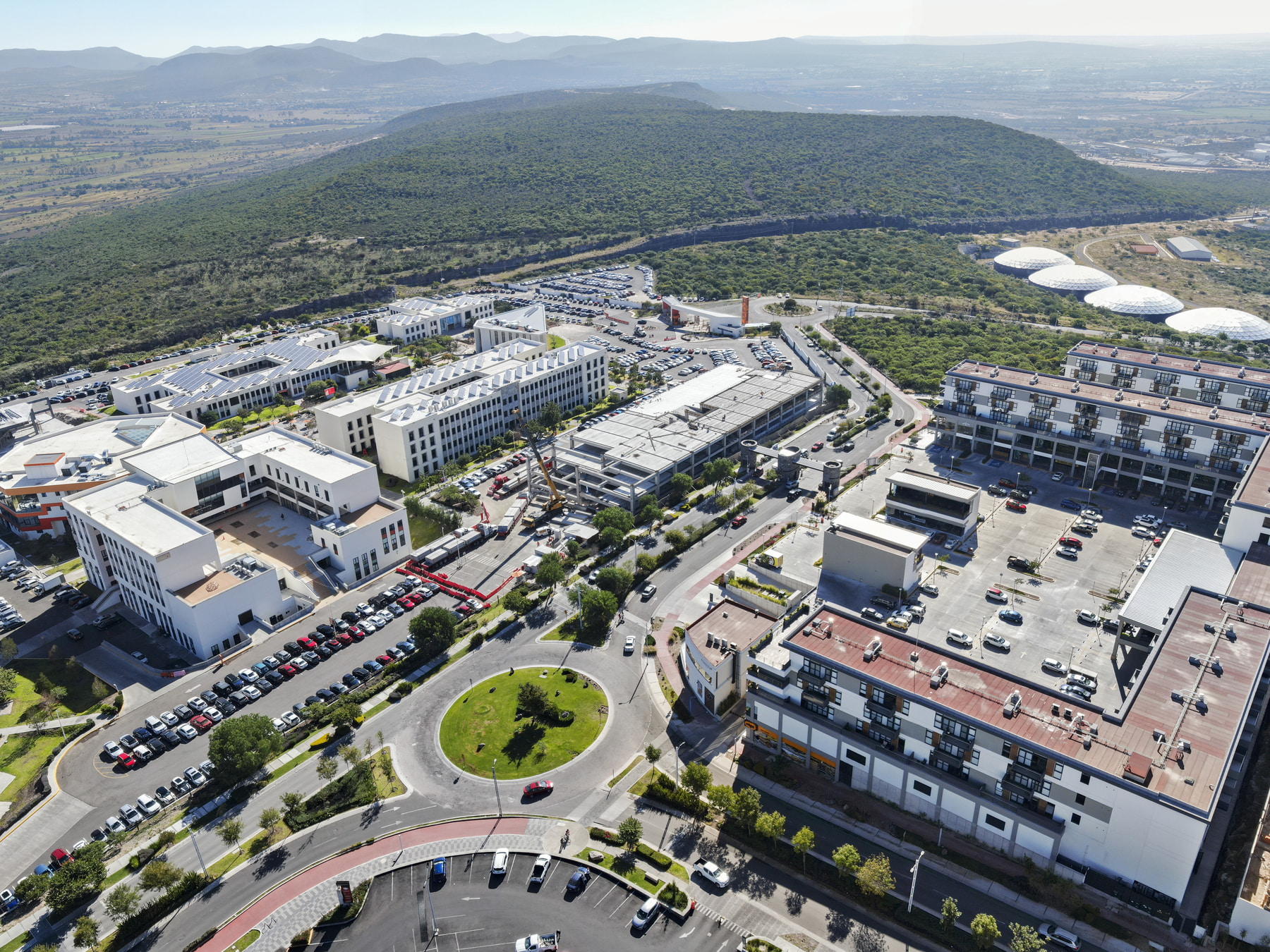 xentric, anahuac, queretaro, proyecto, wolstrat, plaza, comercial, suites