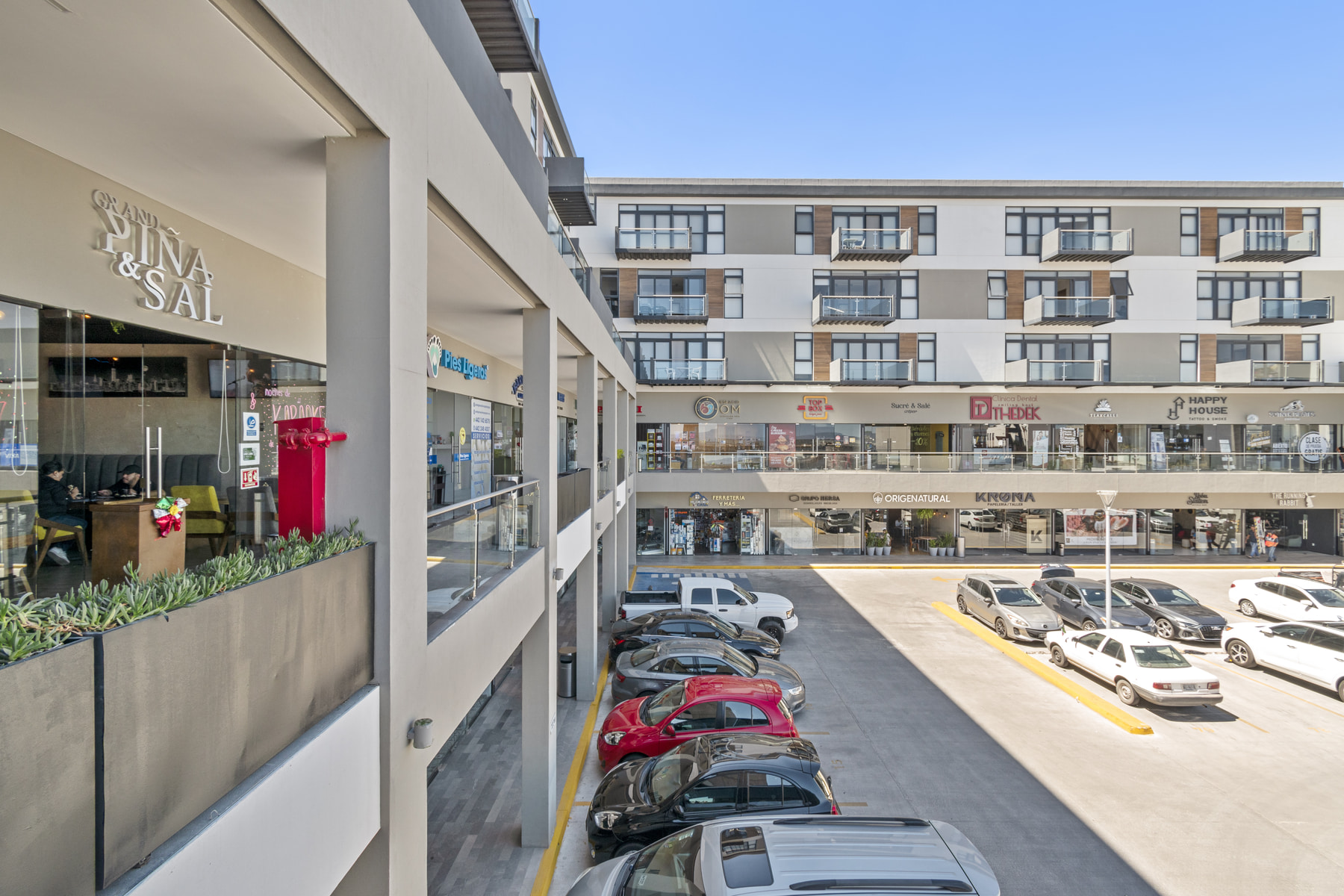 xentric, anahuac, queretaro, proyecto, wolstrat, plaza, comercial, suites